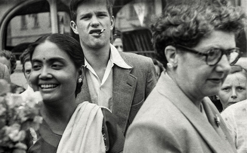 Jörn Donner Nuorten rauhankonferenssissa Sri Lankassa 1957.