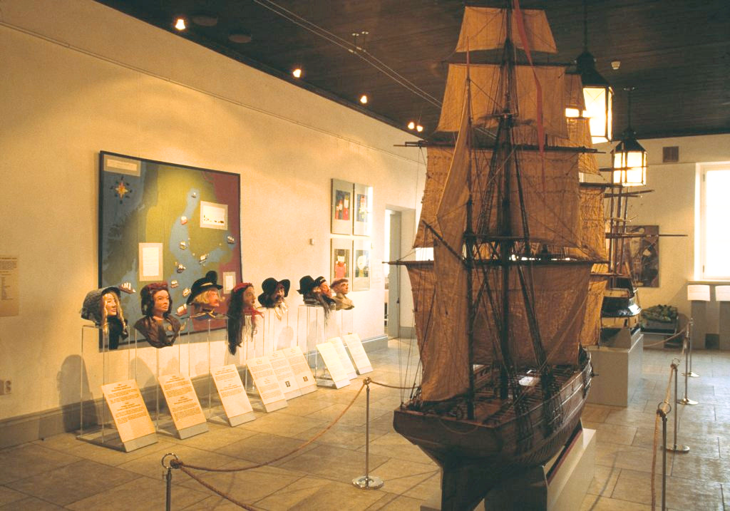 Lastenmuseon ensimmäinen näyttely Meriseikkailu avattiin vuonna 1992.
